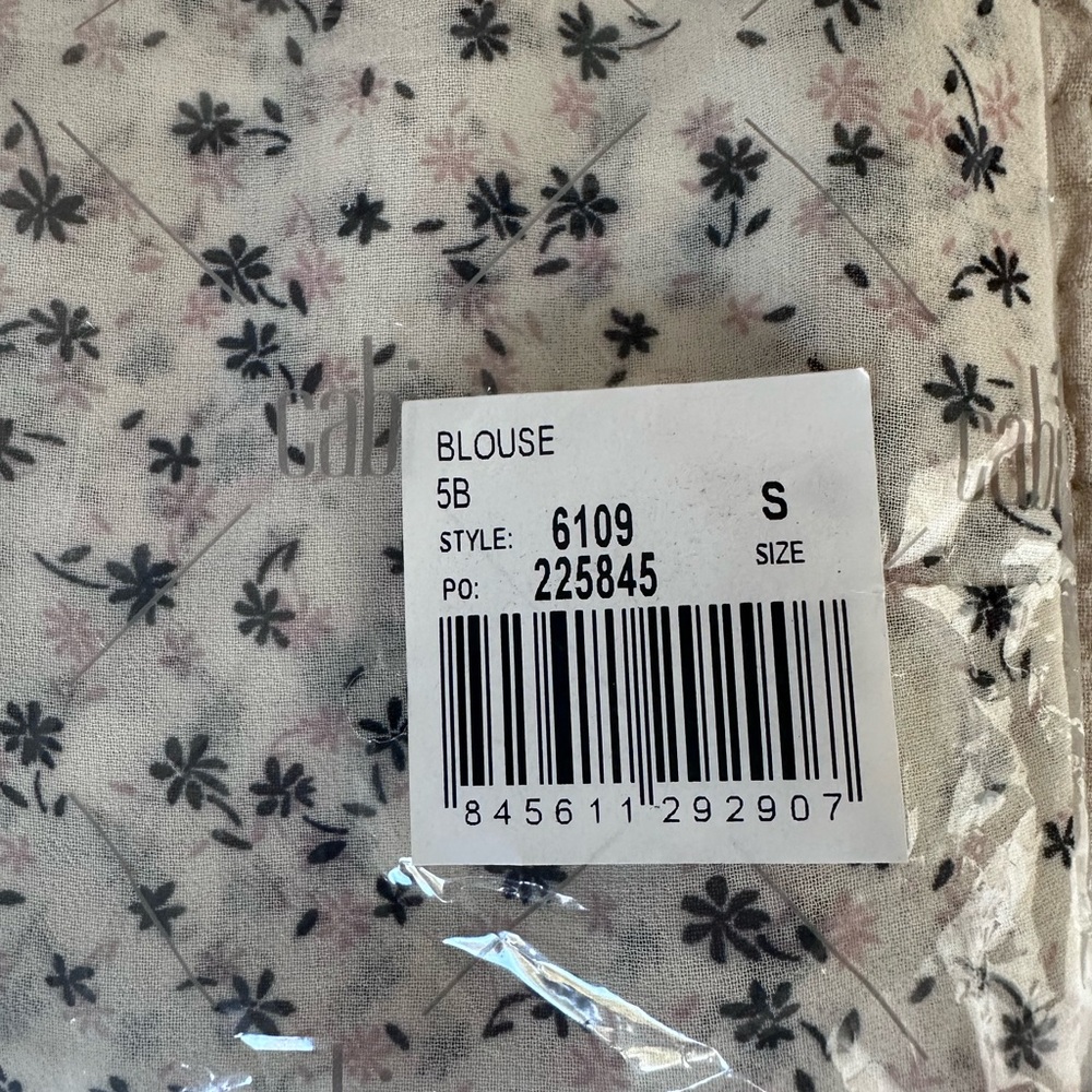Cabi Cream Ruffle Blouse - Wishful Top - Picture 8 of 8